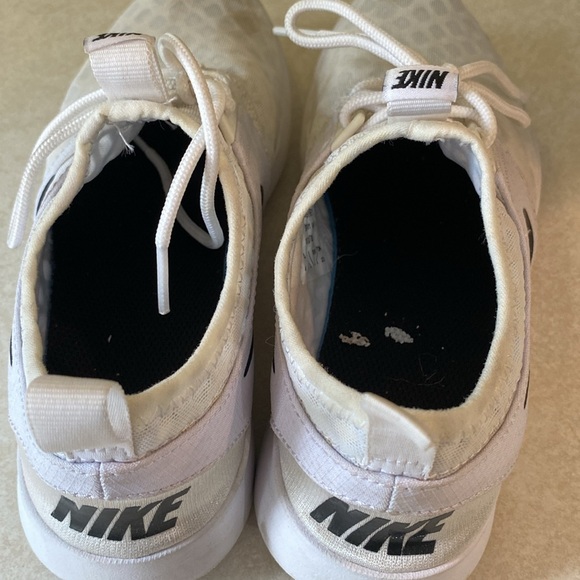 NIKE SIZE 6 WOMENS - Picture 5 of 6